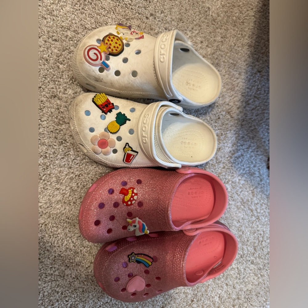 Girls white and sparklingly pink crocs w/ charms size 13Y